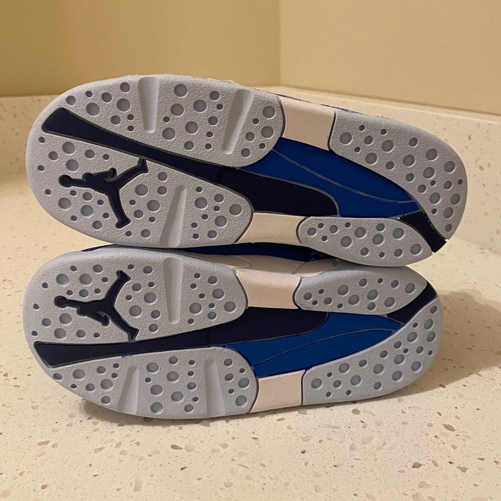 Jordan 8 Retro Snowflake - Picture 3 of 6